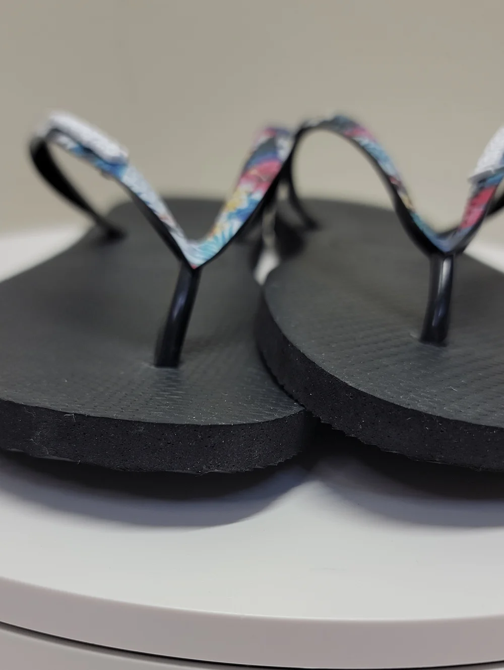 Havaianas Slim Black Flip Flops with Multicolor Floral Straps Sz 41-42 or 10-11